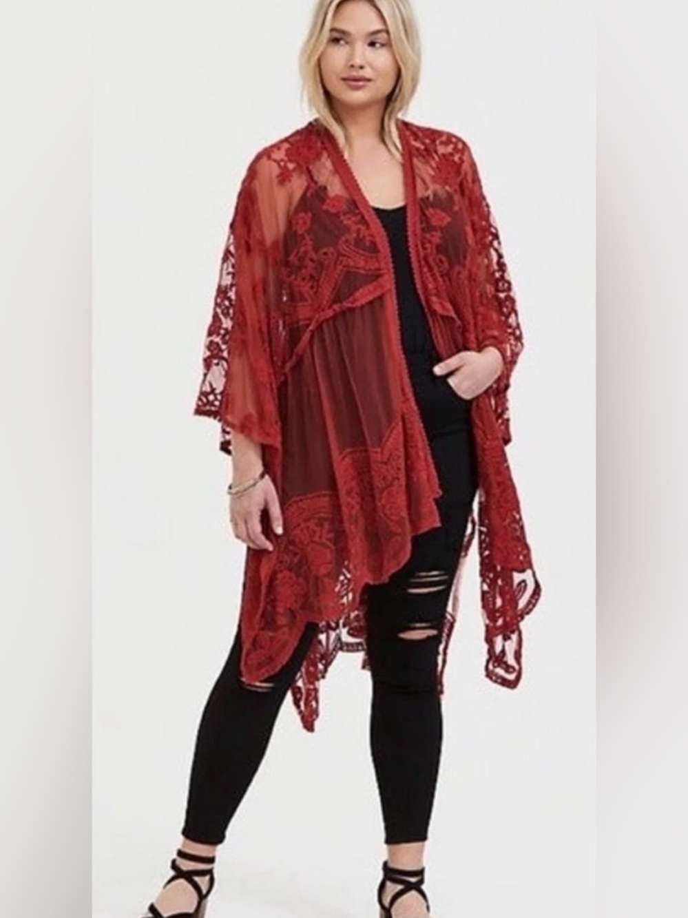 😍❤️EUC Torrid “Red❤️ Embroidered Ruana” All-Over Floral Lace Embroidery😍One Size